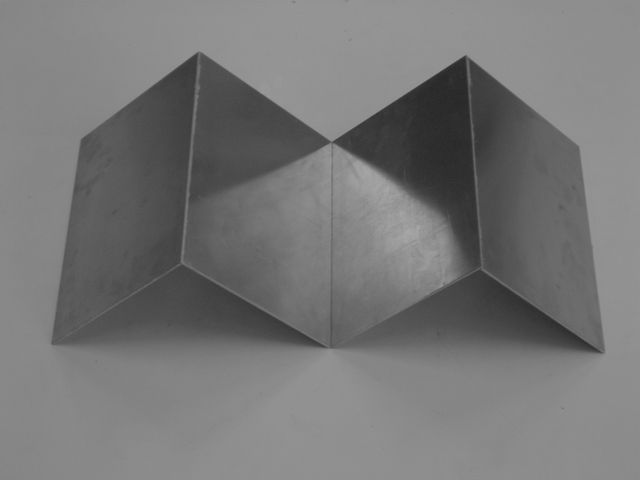 Kurt Strobeck – Arbeiten im Raum: Metallreliefe, Bild 1